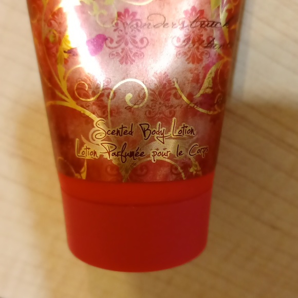 Taylor Swift Enchanted Wonderstruck Scented Body Lotion 50ml - Picture 3 of 4